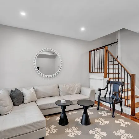 Villa Chez Old Town - Walk To Shops Metro & Waterfront Townhouse